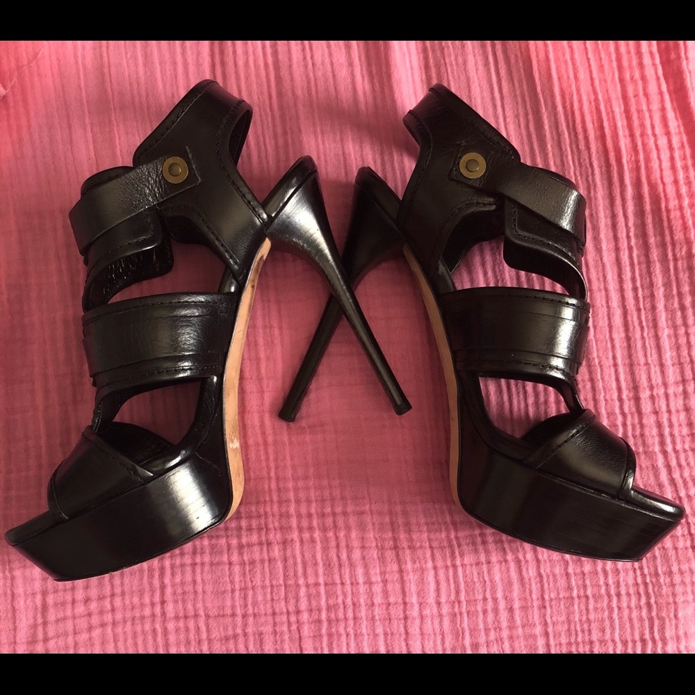 GORGEOUS Nursace Italian platform stilettos